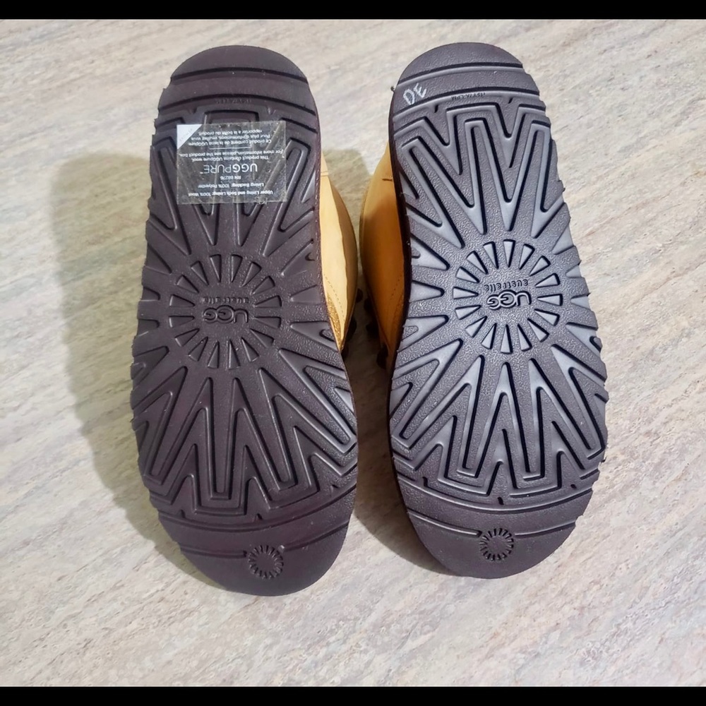 NWOB UGG Neumel Chestnut Chukka boots S/N 1013154 - Picture 7 of 11